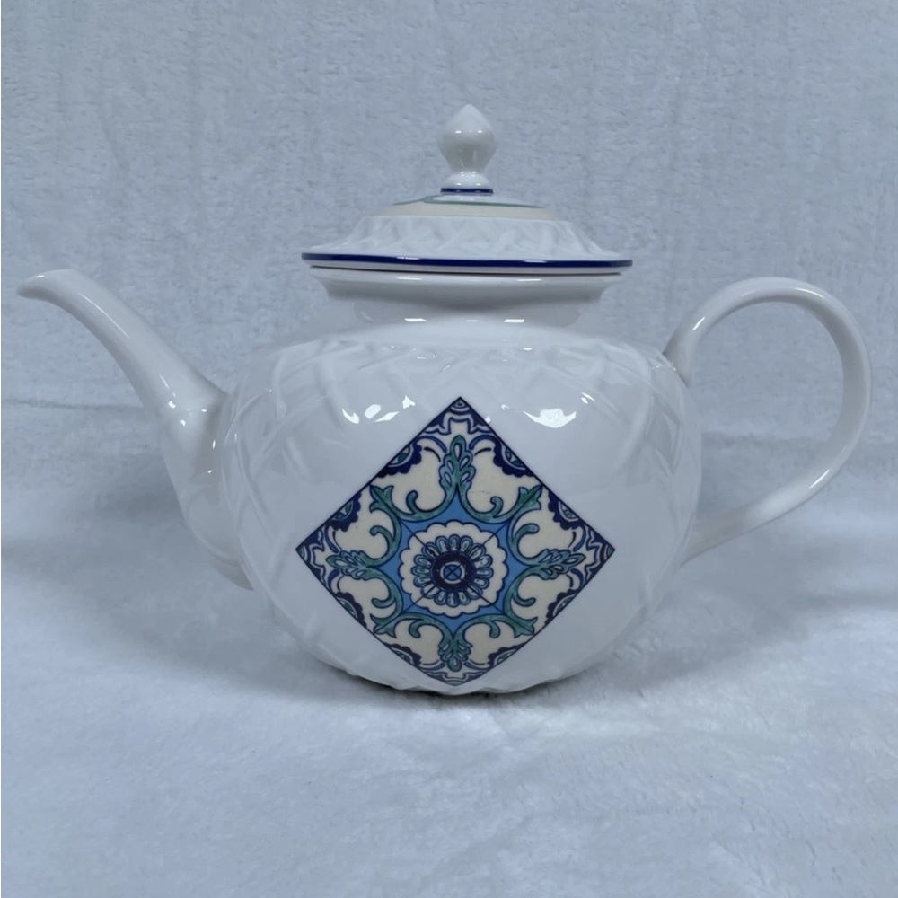 Lenox Mediterra Carved Teapot 6 Cup Chuck Fischer 6444806 Medallion MADE IN USA